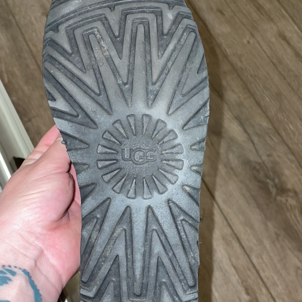Mini Uggs - image 4